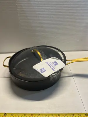 skillet with lid
