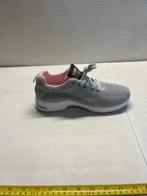 size 9 woman’s shoes