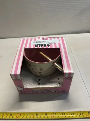 hello kitty bowl (missing spoon)