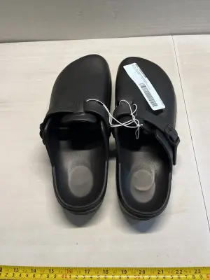 size 9 woman’s shoe
