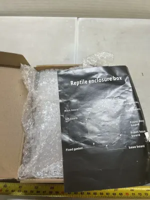 small reptile enclosure box
