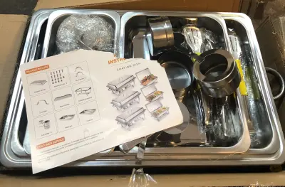 Chafing dish set as is has been opened handle broken