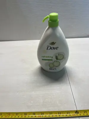 dove body wash 33.8FLOZ ( nozzle broken)