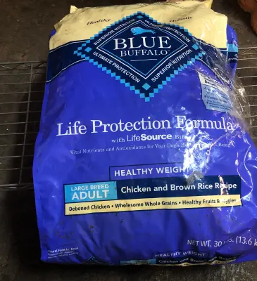 30lb blue buffalo large breed dog food exp:11/26
