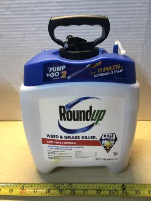 1.33 gallon Roundup we’d and grass killer  missing pump