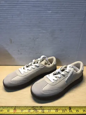 Tan shoes size men’s 8.5-9 woman’s 10-11 (42)
