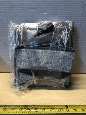 Zipped collapsible storage box