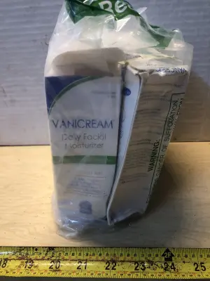 8 boxes 3oz Vanicream daily facial moisturizer