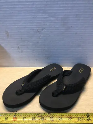 STQ black size 9 flip flops