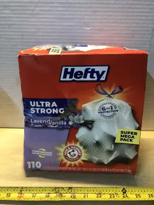 Box of Hefty ultra strong 13 gallon trash bags