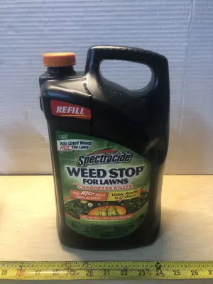 1.33 gallon Spectracide weed stop for lawns missing wand