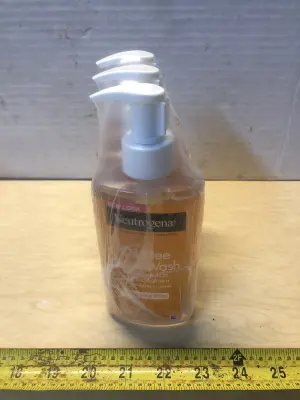 3 bottles 9oz Neutrogena oil free acne wash