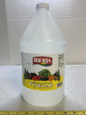 gallon of white vinegar