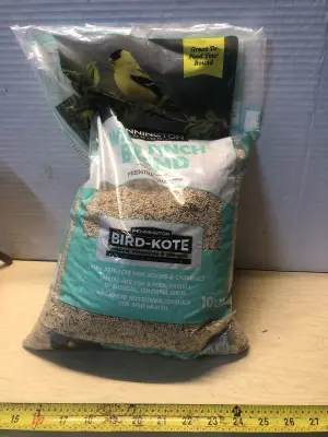 10LB wild finch bird feed bag has hole