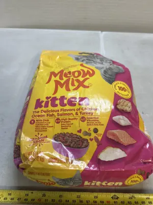 meow mix kitten