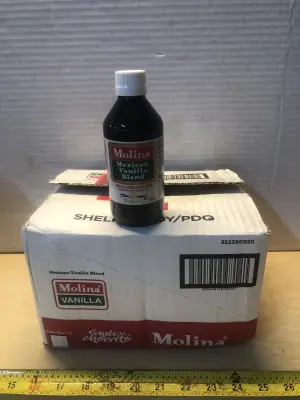 12 bottles 8.3oz Molina Mexican vanilla extract exp:4/15/28