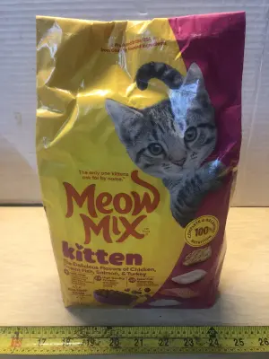 50.4oz meow mix kitten food exp:5/4/27