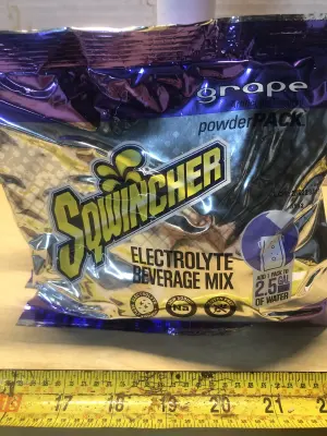 2 bags 23.83oz grape Sqwincher drink mix