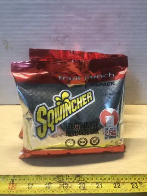 4 packs 23.83oz fruit punch Sqwincher drink mix