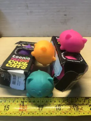 8pc teenie NeeDoh cool cats