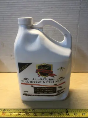 Gallon natural armor bug and pest killer