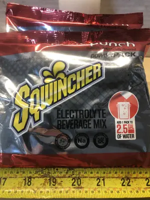 2 packs 23.83oz fruit punch Sqwincher drink mix