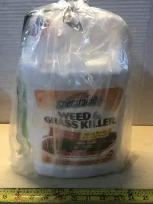 Gallon Spectracide weed and grass killer
