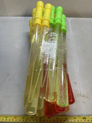 lot of bubble wands