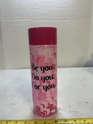 screw top water bottle