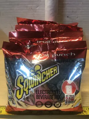 4 packs 23.83oz fruit punch Sqwincher drink mix