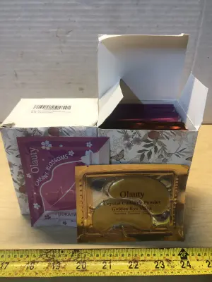 2 boxes 15 each 24k gold eye mask and cherry blossom lip mask