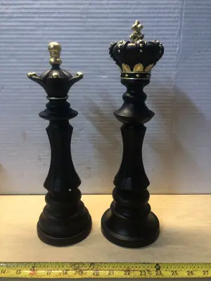 Large king and queen chess pieces