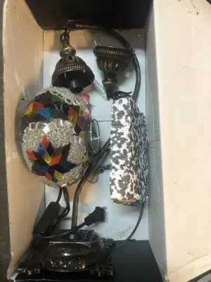 Stained glass table lamp