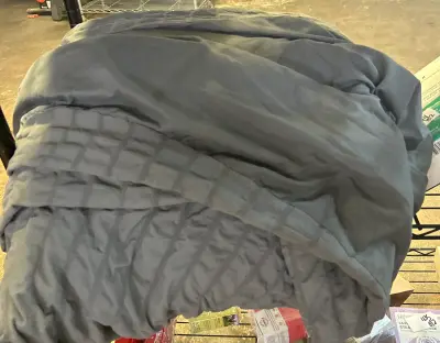 comforter, unknown size