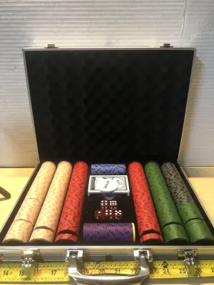 Poker set in case