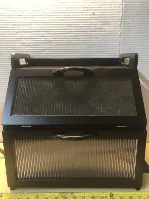 Bread box for kitchen counter top