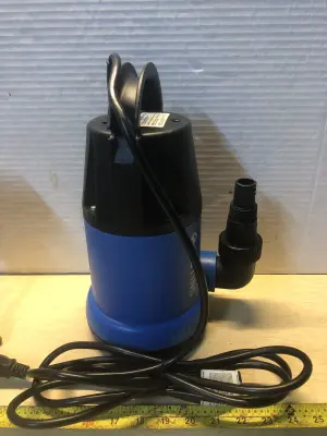 Foting submersible utility pump used as is comes on