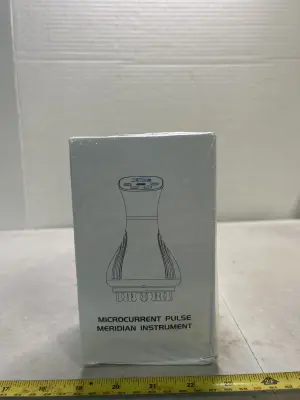 Microcurrent pulse Meridian massager with a heat