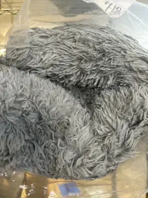 fluffy rug/floormat, unknown size