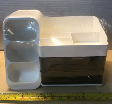 Plastic organizer