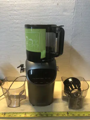 Amzeth juicer used as is comes on