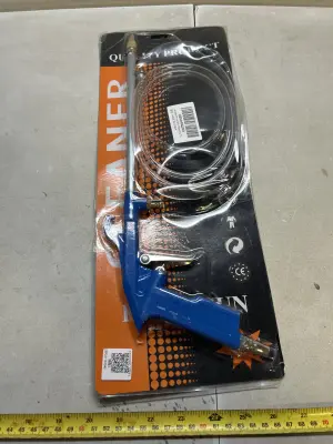 pneumatic cleaning tool