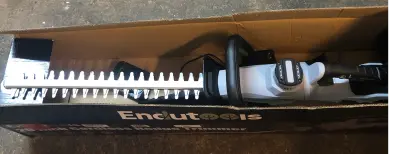 Endutools 20” cordless hedge trimmer used as is works