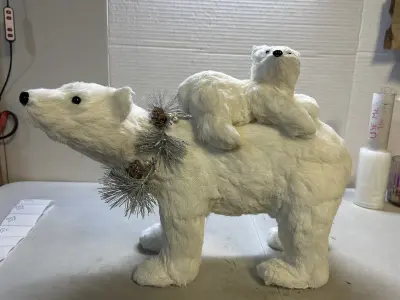 polar bear Christmas decor