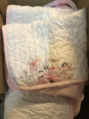 XL Twin blanket and pillow shams