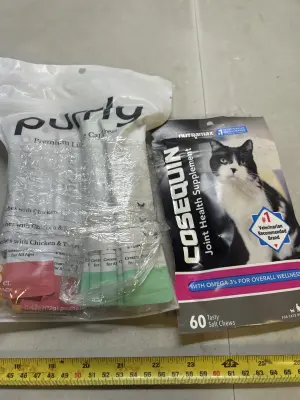 cat treats and supplemments