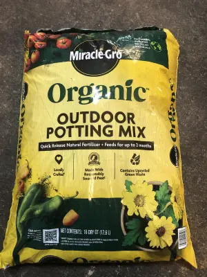 2 bags 16 dry qt miracle gro organic outdoor potting mix