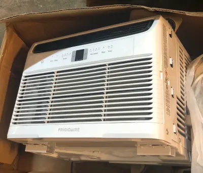 Frigidaire 6,000BTU window air conditioner used comes on as is