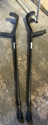 2 sets of forearm crutches