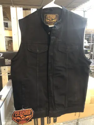 Milwaukee leather performance apparel vest with gun pocket size small